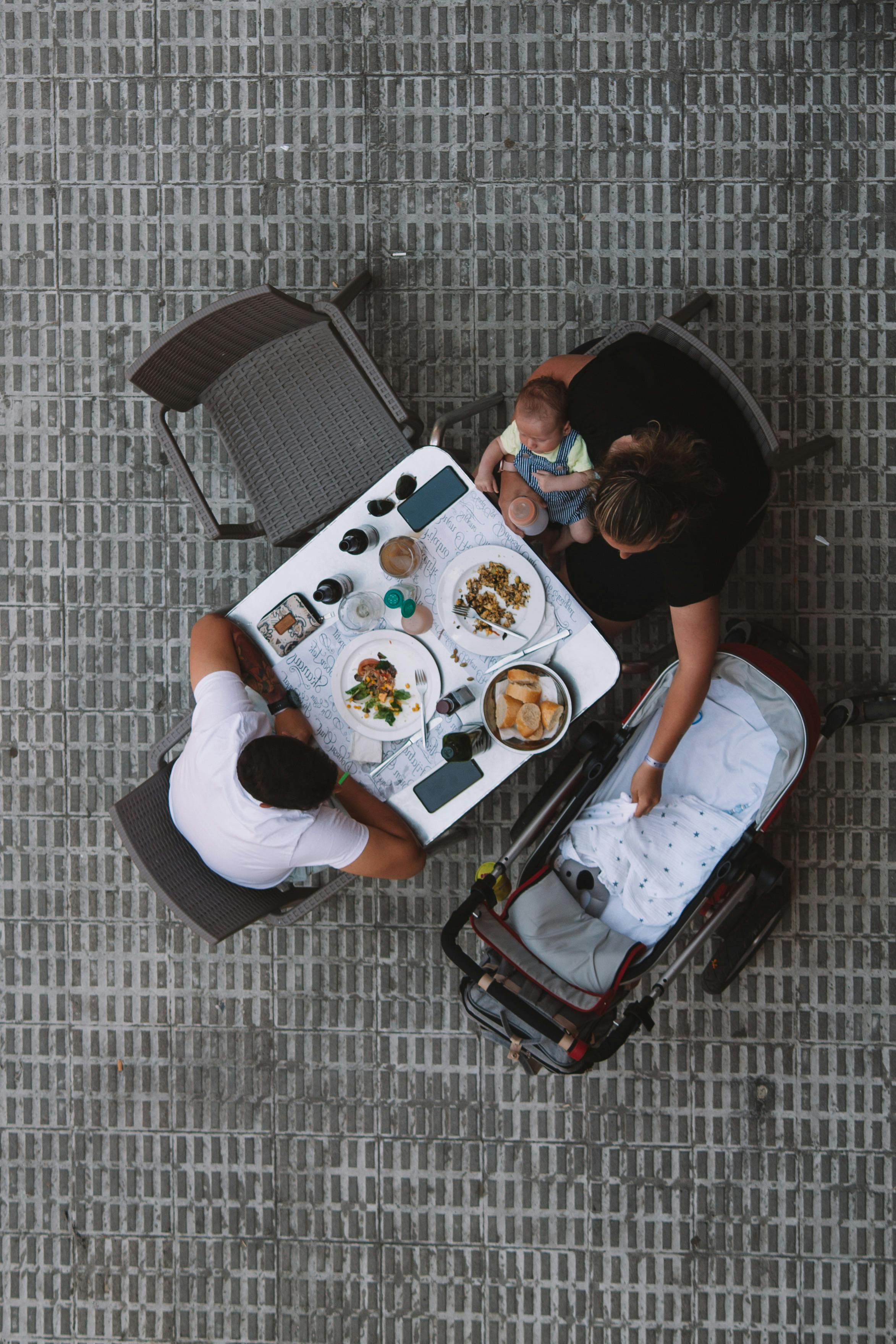 Stroller-Friendly Restaurants: A Parent's Guide to Dining Out with Little Ones